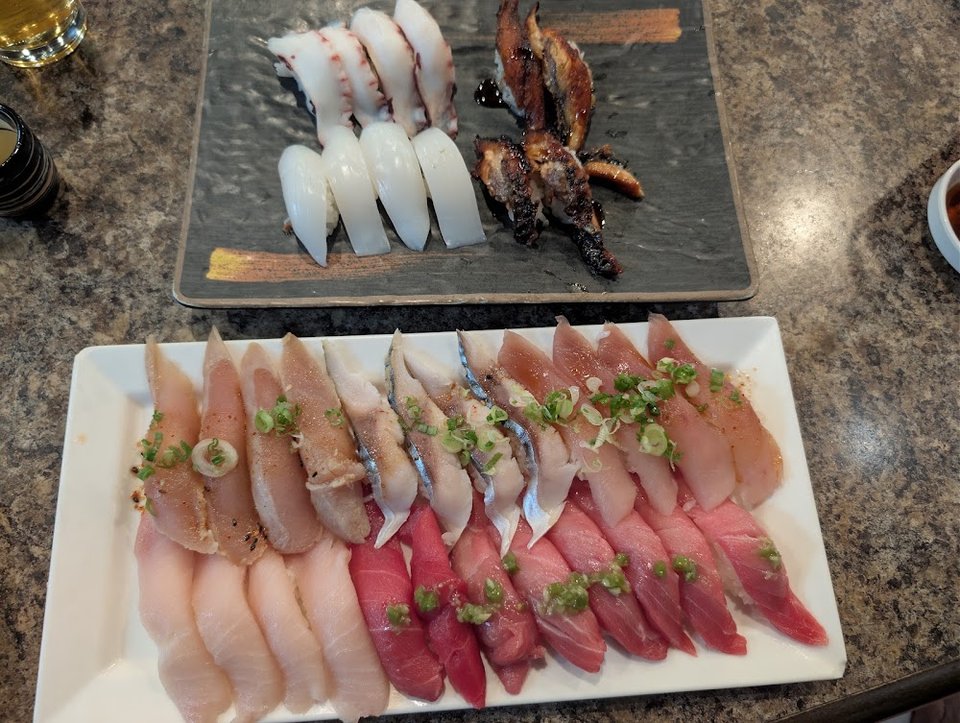 Sashimi 12 Pieces with Spicy Tuna